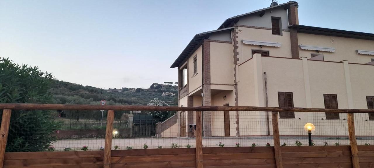 Agriturismo Il Vecchio Olivo Кастаньето-Кардуччи Экстерьер фото